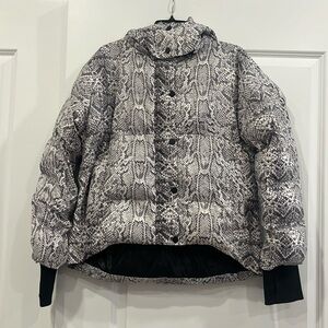 Varley snake print black-and-white down jacket worn once size medium